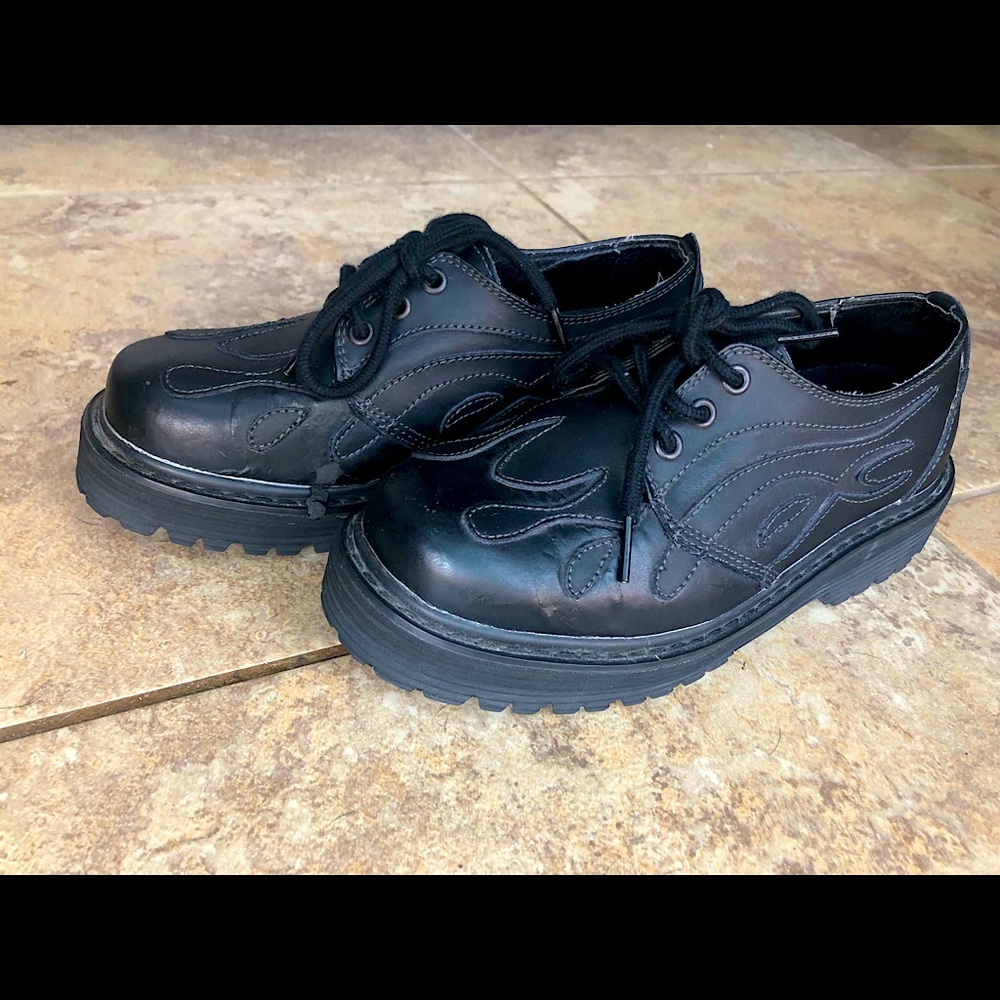 Vintage 90s Sha Sha Flame Mary Janes.